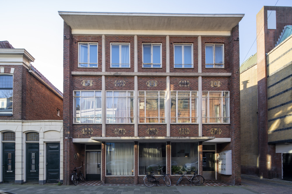 Bedrijfspand Centrale Tegel- en Boardhandel